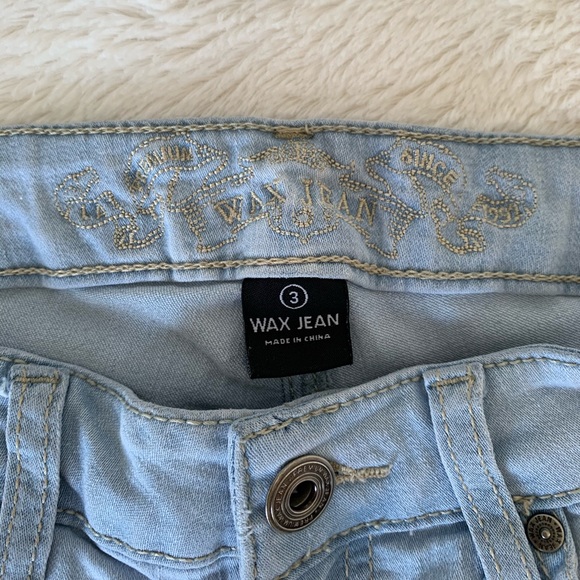 Light Wash Skinny Jeans - Picture 4 of 4